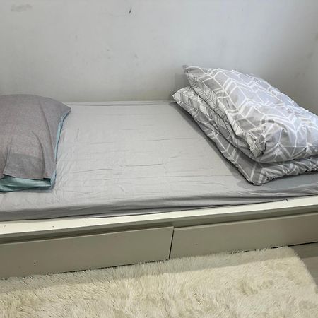 Single Room Canvey Island Esterno foto